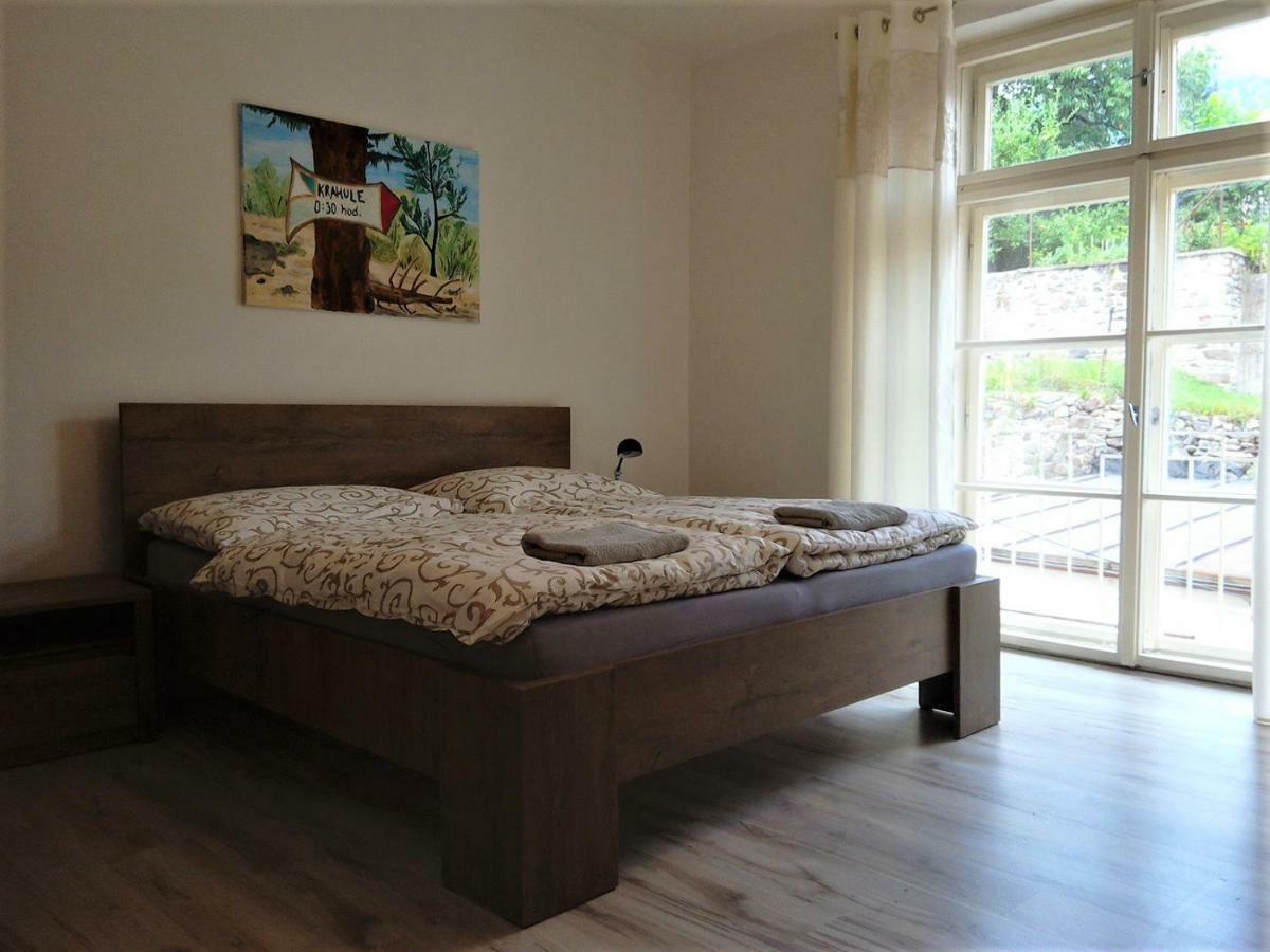 Апартаменты Apartman S Vyhladom Кремница Экстерьер фото